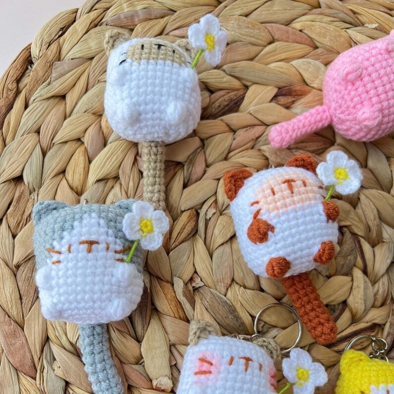 cute cat with daisy pattern