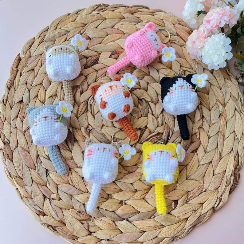 cute cat with daisy pattern