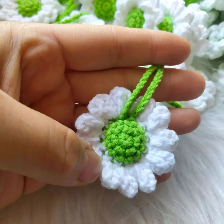 daisy charm crochet pattern