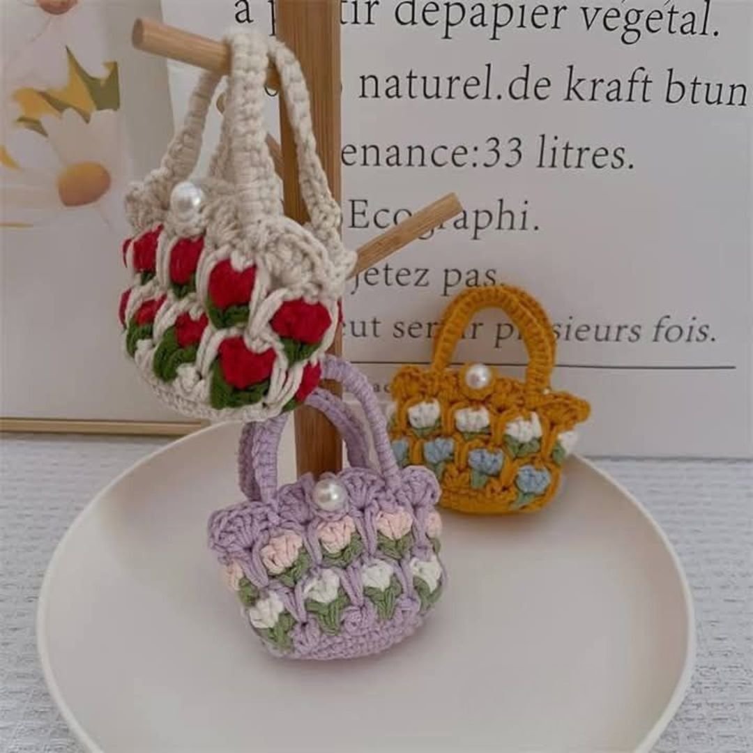 tulip airpod cover crochet pattern