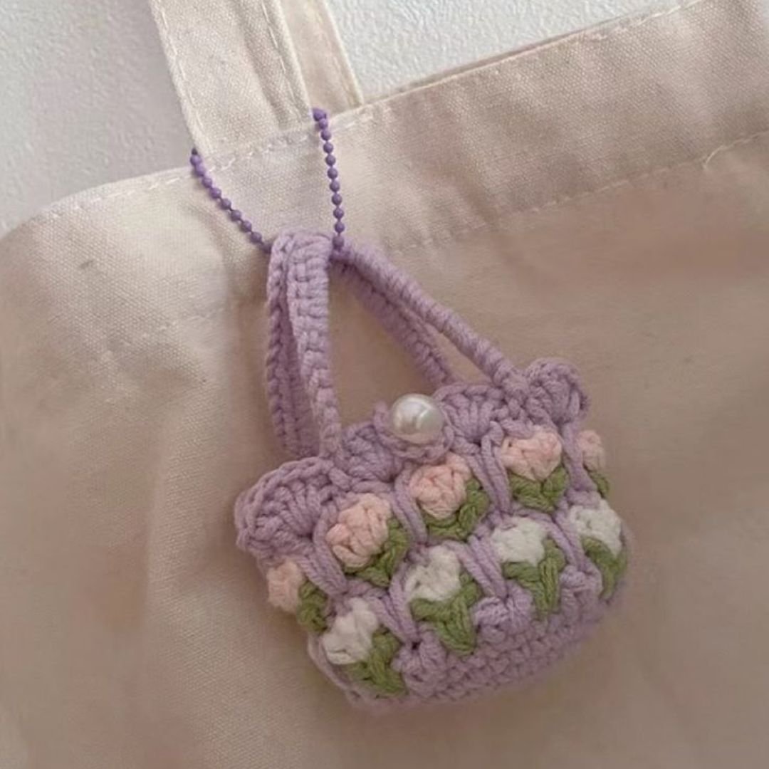 tulip airpod cover crochet pattern