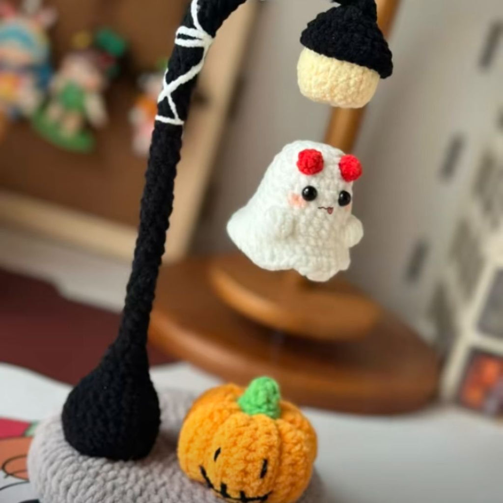 spooky ghost lamp crochet pattern