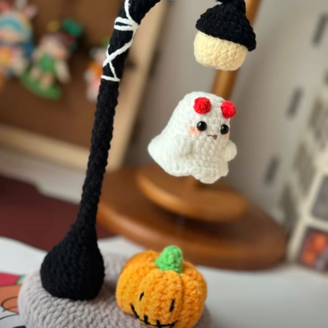 spooky ghost lamp crochet pattern